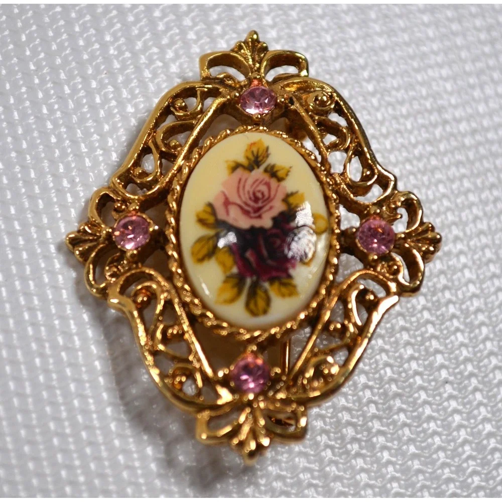 Vtg Gold Tone Filigree Floral Rose Brooch / Pin  1.5